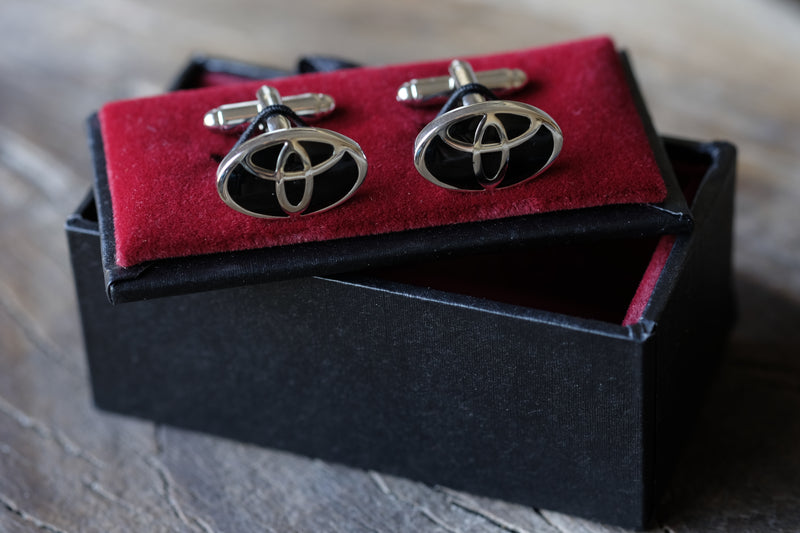 Gemelos hombre - Logo Toyota